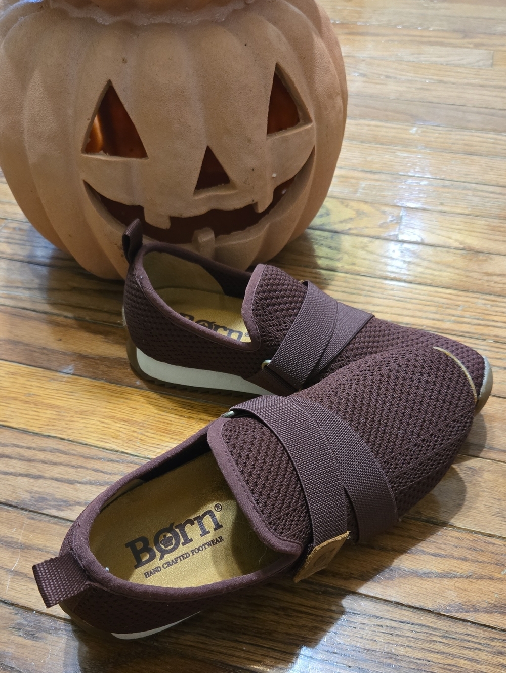 Born velcro mesh sneakers